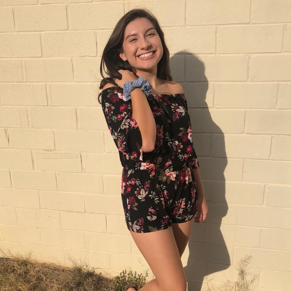 Meet your Posher, Ariana